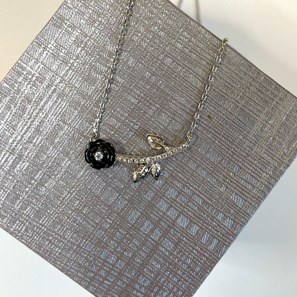 Charmed Aroma black rose series necklace